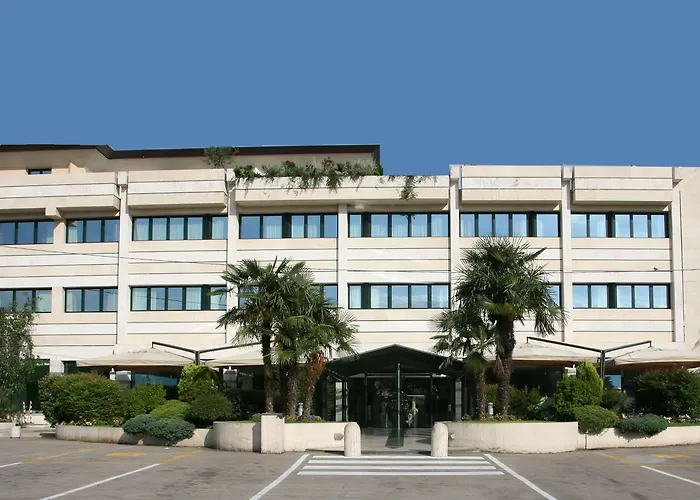 利欧拉酒店 4* 卡斯特罗齐耶罗